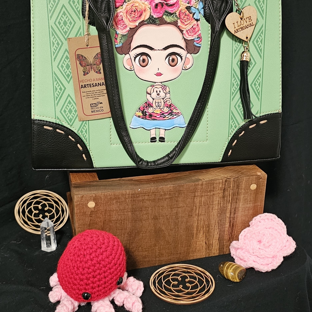 Leather Frida. Green and Black Women's Bag